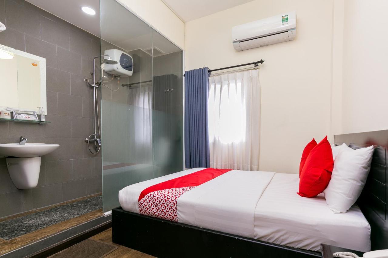 Oyo 438 Small Bay Hotel مدينة هوشي منه المظهر الخارجي الصورة