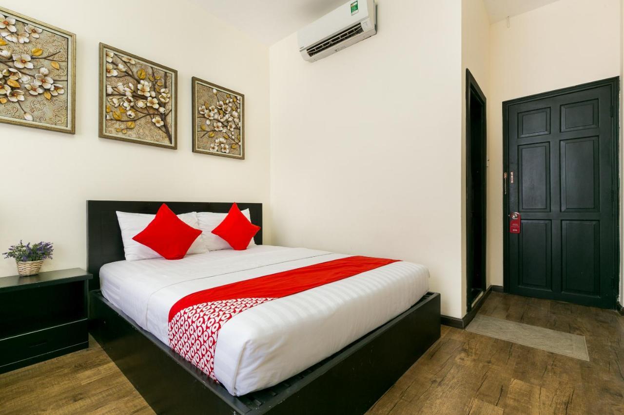 Oyo 438 Small Bay Hotel مدينة هوشي منه المظهر الخارجي الصورة