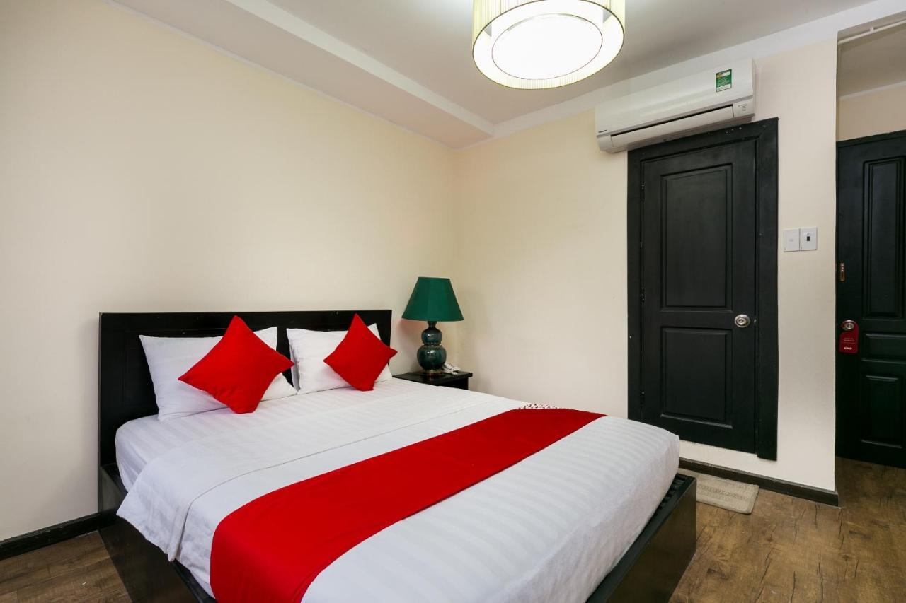 Oyo 438 Small Bay Hotel مدينة هوشي منه المظهر الخارجي الصورة